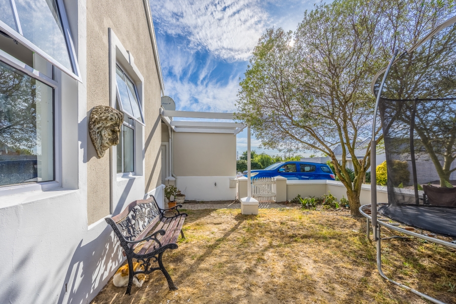 3 Bedroom Property for Sale in Zevenzicht Western Cape